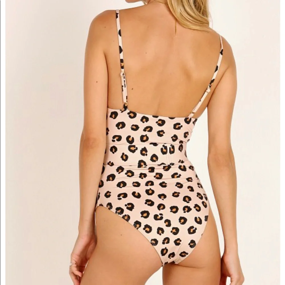 {Beach Riot} Julia One Piece Gold Leopard Swim Suit Size M - Picture 2 of 8